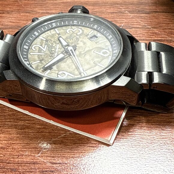 Relic By Fossil Patterson Brown Dial Gunmetal ZR12043 Quartz Moment - Picture 6 of 8